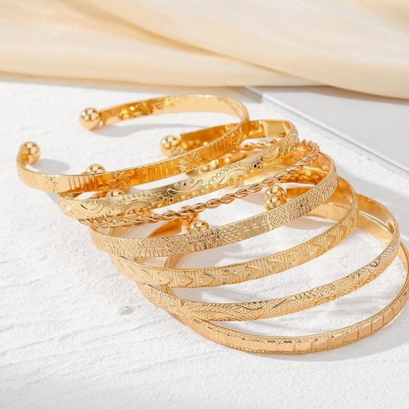 7 pieces Gold Bangle bracelet cuff Set 18k look - Picture 2 of 6